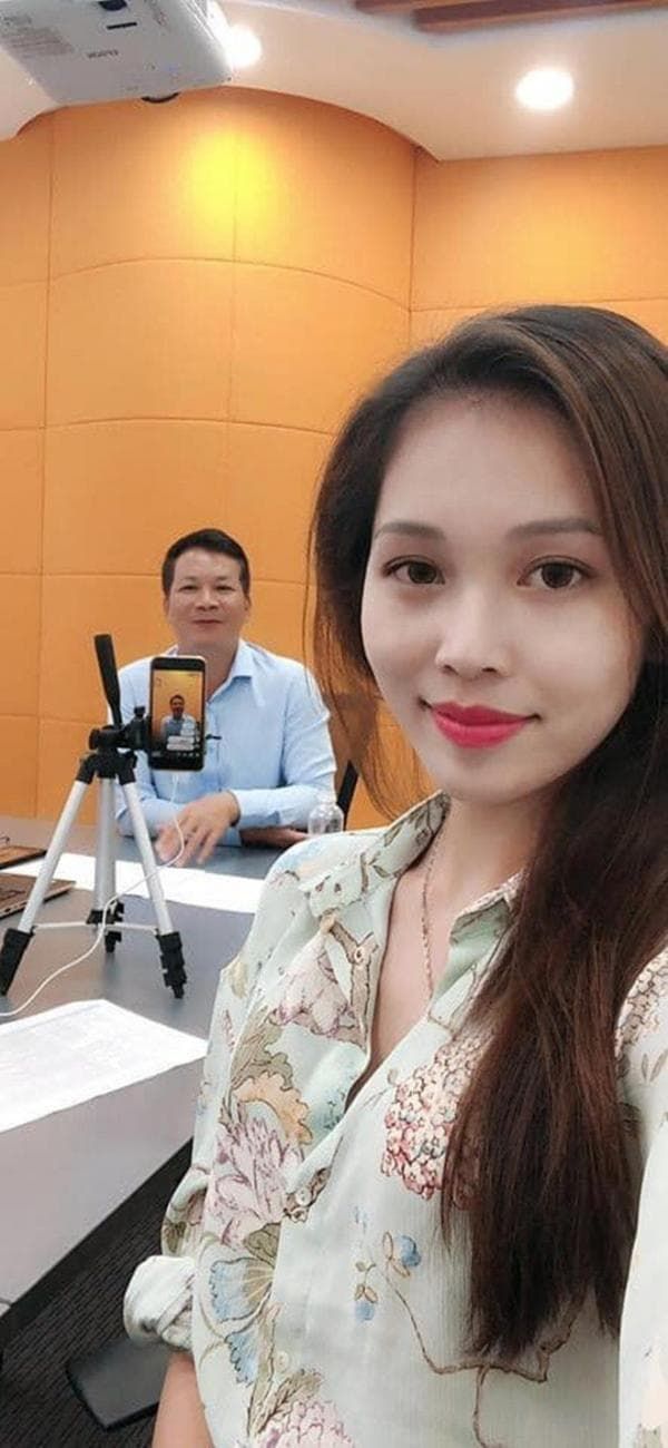Không xa nhau quá 21 ngày: Quy tắc hôn nhân bền vững của Shark Hưng