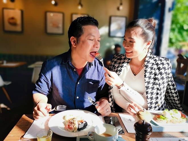 Không xa nhau quá 21 ngày: Quy tắc hôn nhân bền vững của Shark Hưng