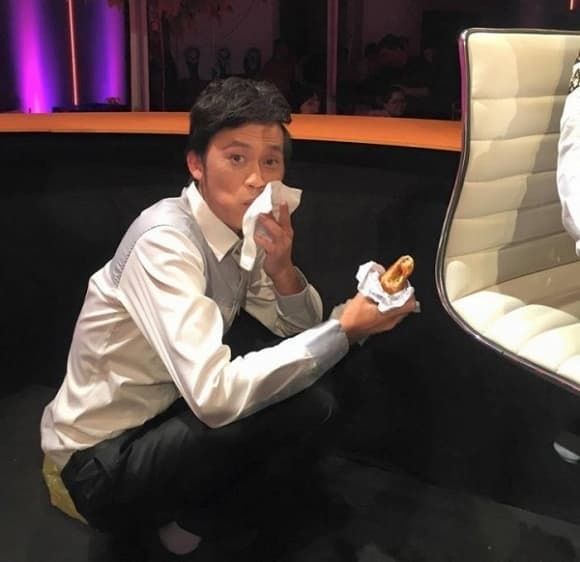 Hồng Đào, Sơn Tùng M-TP chạy show mệt nghỉ đến mức phải nhập viện