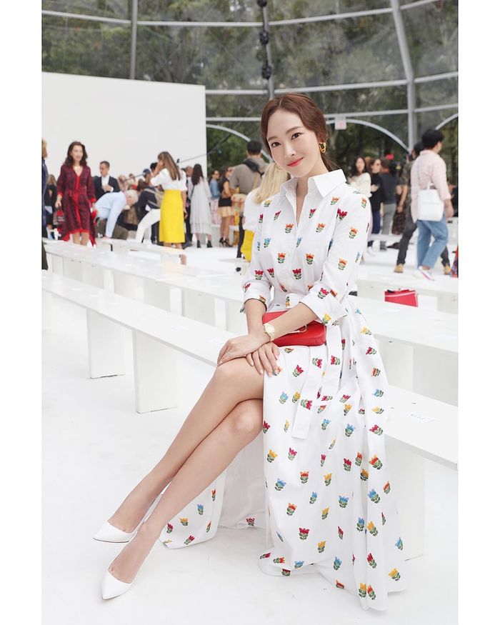Ảnh hot sao Hàn 11/9: Mina sẽ comeback cùng nhóm, Jisoo đầy nổi loạn