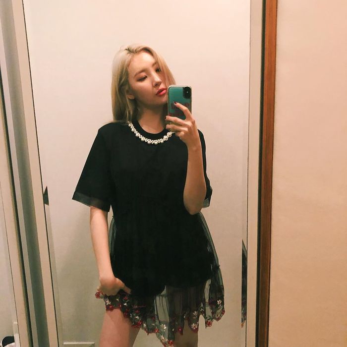 Ảnh hot sao Hàn 9/9: BTS xác lập kỷ lục Guinness, Nayeon trông đầy đặn