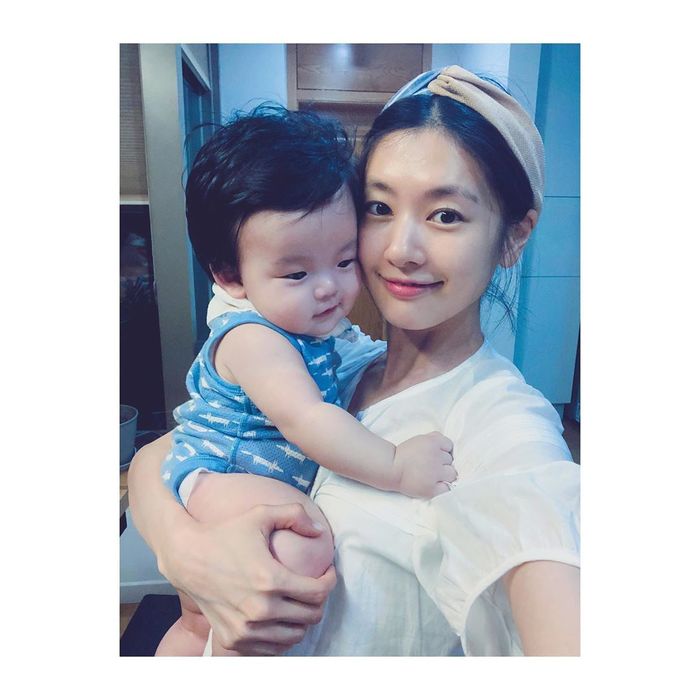 Ảnh hot sao Hàn 13/9: IU - Soo Hyun tái hợp trong Hotel Del Luna