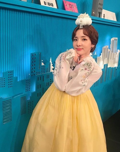 Ảnh hot sao Hàn 14/9: Jisoo tỏa sáng ở sân bay đi dự NY Fashion Week