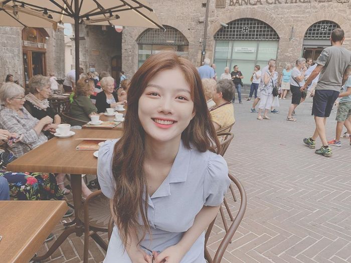 Ảnh hot sao Hàn 9/9: BTS xác lập kỷ lục Guinness, Nayeon trông đầy đặn