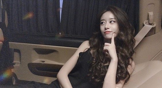 Ảnh hot sao Hàn 11/9: Mina sẽ comeback cùng nhóm, Jisoo đầy nổi loạn
