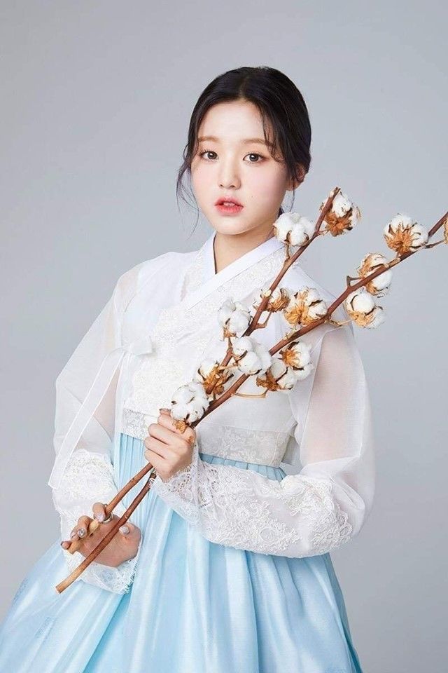 Ảnh hot sao Hàn 11/9: Mina sẽ comeback cùng nhóm, Jisoo đầy nổi loạn