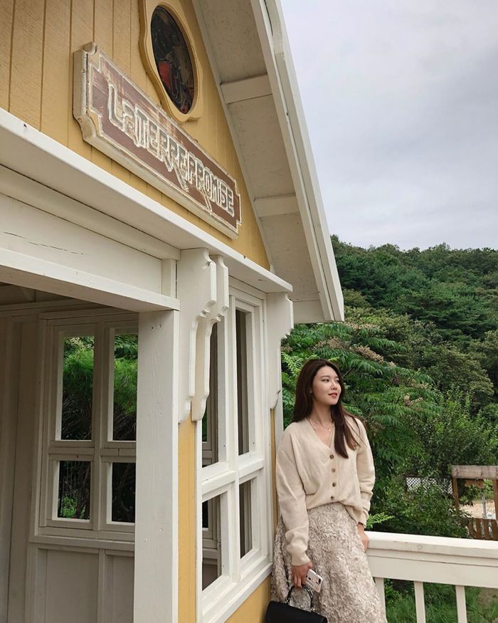 Ảnh hot sao Hàn 11/9: Mina sẽ comeback cùng nhóm, Jisoo đầy nổi loạn
