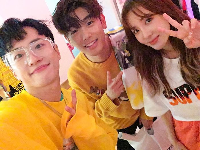 Ảnh hot sao Hàn 9/9: BTS xác lập kỷ lục Guinness, Nayeon trông đầy đặn