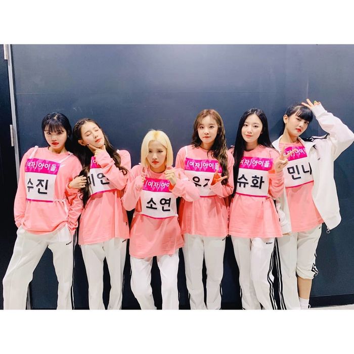 Ảnh hot sao Hàn 14/9: Jisoo tỏa sáng ở sân bay đi dự NY Fashion Week