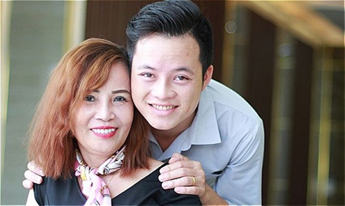 Không chịu chồng xấu, cô dâu 62 tuổi lên tiếng đáp trả dân mạng