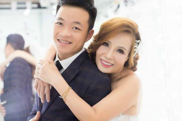 Không chịu chồng xấu, cô dâu 62 tuổi lên tiếng đáp trả dân mạng