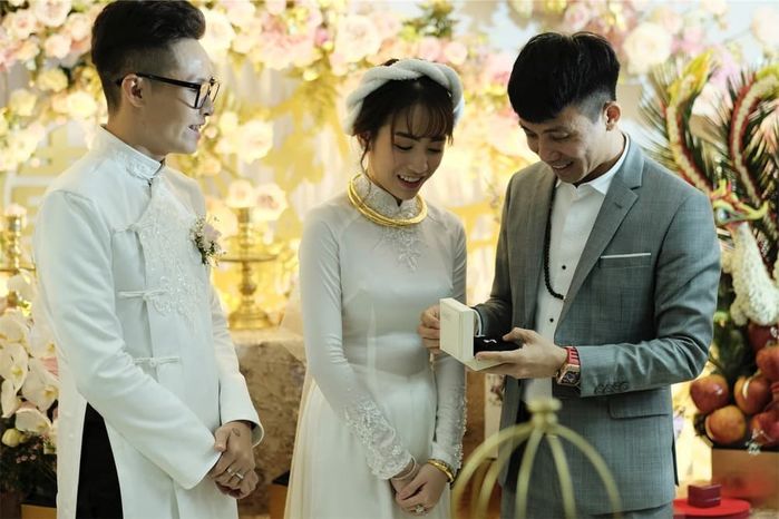 Không gian tiệc cưới như khu vườn công chúa của ái nữ nhà Minh Nhựa