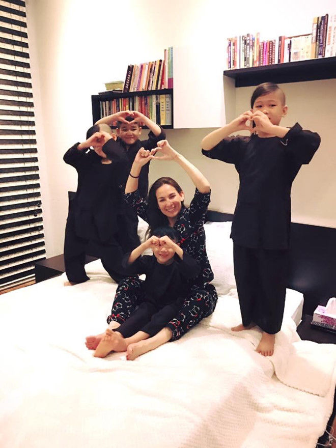 Kiếm tiền siêu khủng, nữ ca sĩ đông con nhất showbiz Việt sống giản dị