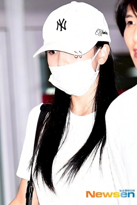 Knet thương xót Mina nhưng chê bai Jisoo thậm tệ