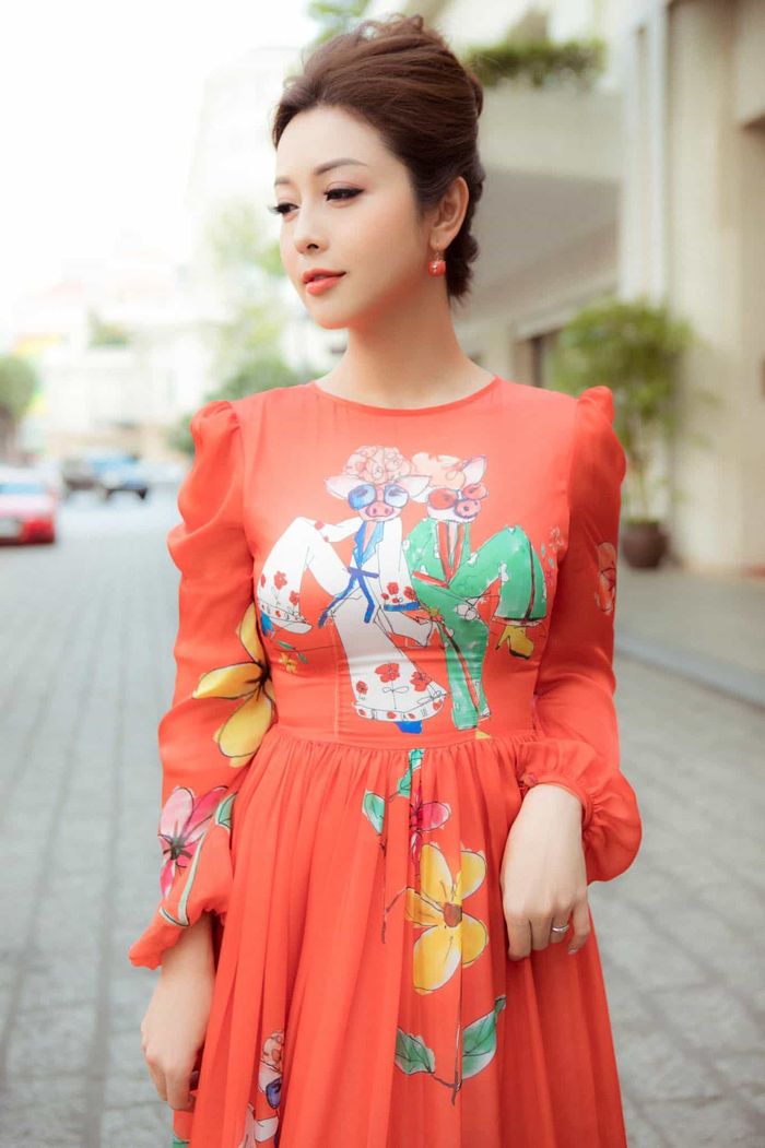 Lấy chồng giàu nứt vách vì sao Hà Tăng, Lan Khuê vẫn miệt mài làm việc