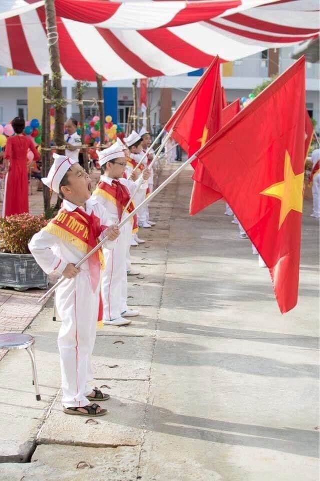 Loạt ảnh ngày đầu năm học mới của các em học sinh