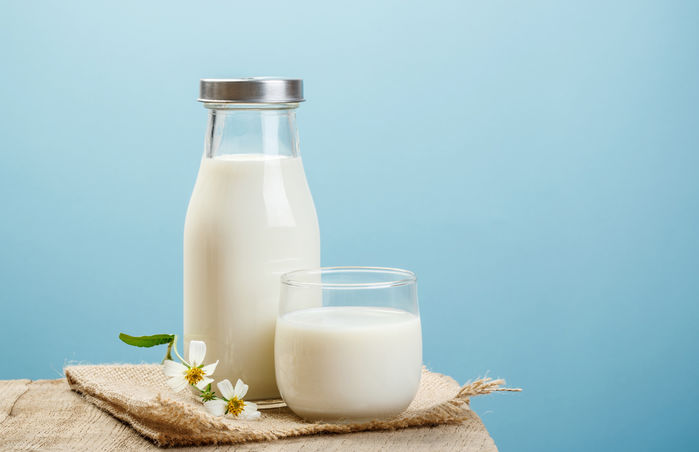 Chán cảnh lông mày nhợt nhạt dưỡng ngay với sữa tươi, nước ép hành tây