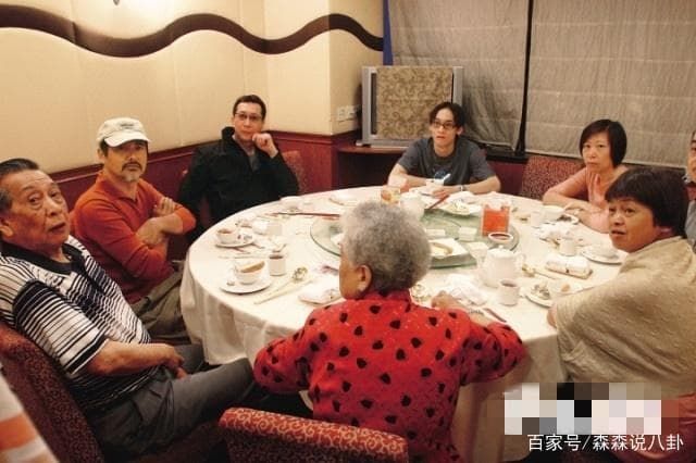 Mặc xuề xòa, chị gái Châu Nhuận Phát nhiều lần bị nhầm lẫn là ăn xin