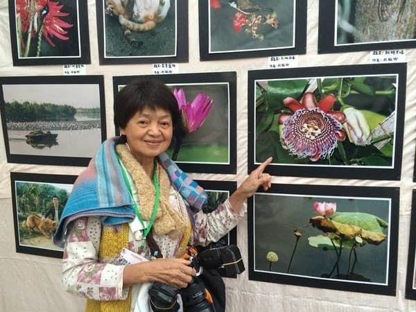 Mặc xuề xòa, chị gái Châu Nhuận Phát nhiều lần bị nhầm lẫn là ăn xin