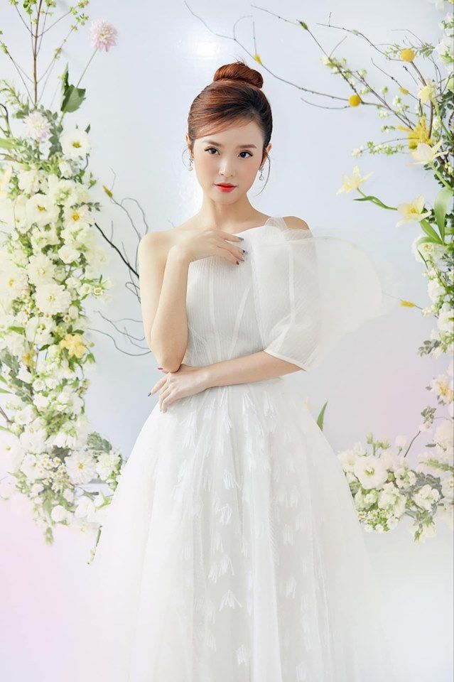 Midu tuổi 30 đầy hoàn hảo: Xinh đẹp, tài năng, giàu có nhưng ế