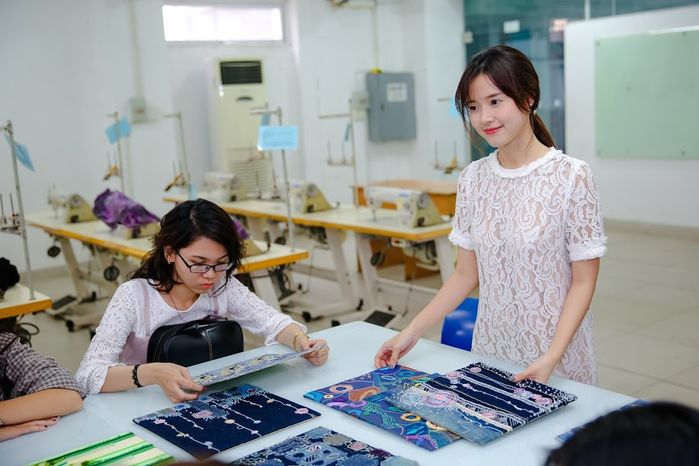 Midu tuổi 30 đầy hoàn hảo: Xinh đẹp, tài năng, giàu có nhưng ế