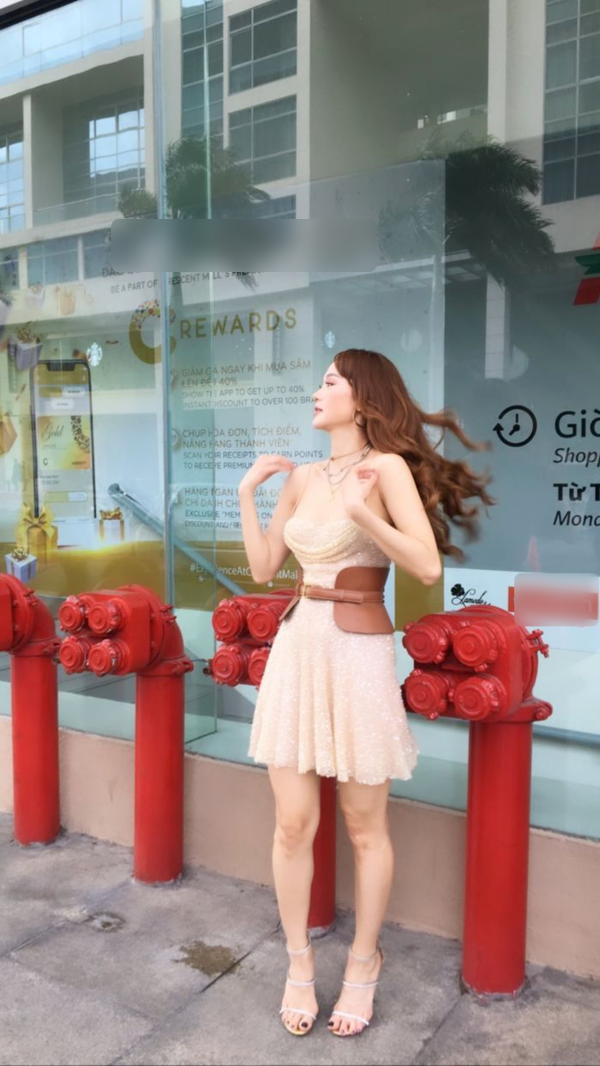 Minh Hằng lộ ảnh chưa chỉnh sửa, CĐM: Rồi thời gian có chừa một ai