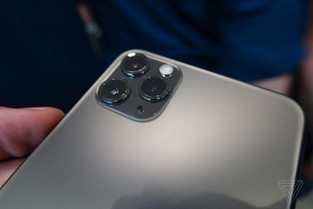Mới trình làng iPhone 11 đã bị lôi ra chế ảnh, cosplay thành bếp điện