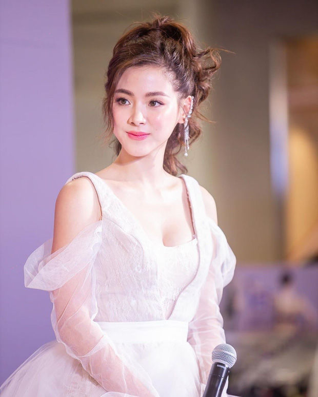 Mừng tuổi mới, mỹ nhân Baifern xinh đẹp tựa nữ thần