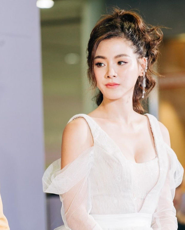 Mừng tuổi mới, mỹ nhân Baifern xinh đẹp tựa nữ thần