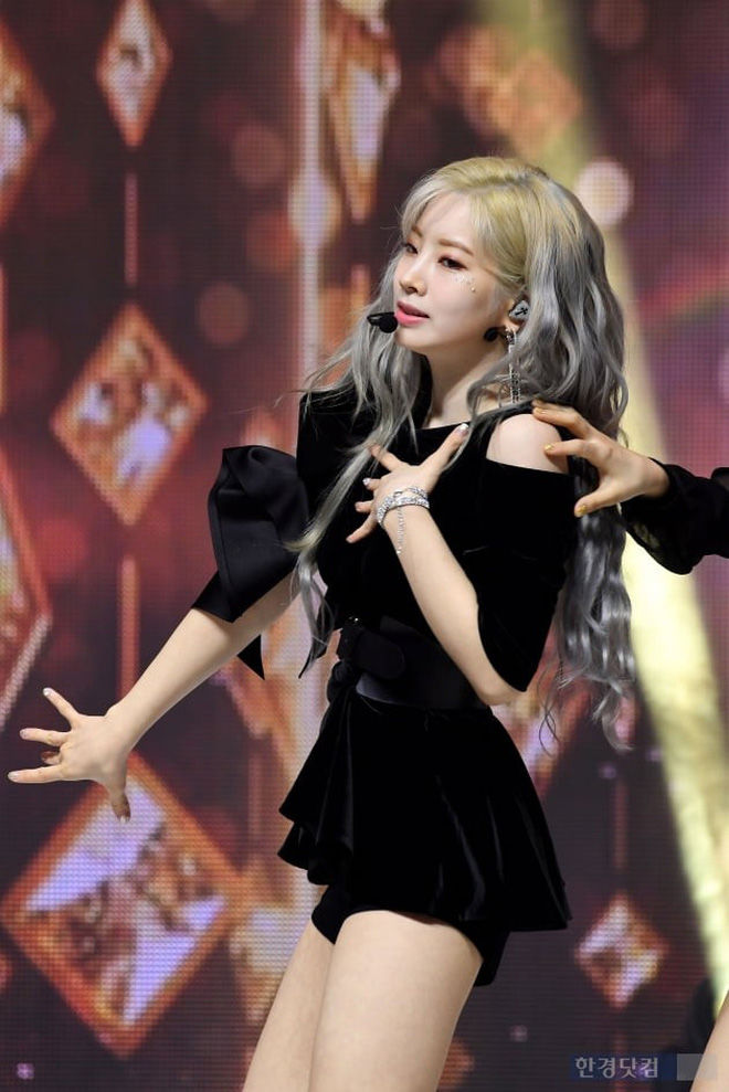 Mỹ nhân TWICE lột xác sexy khoe body gợi cảm ngày comeback