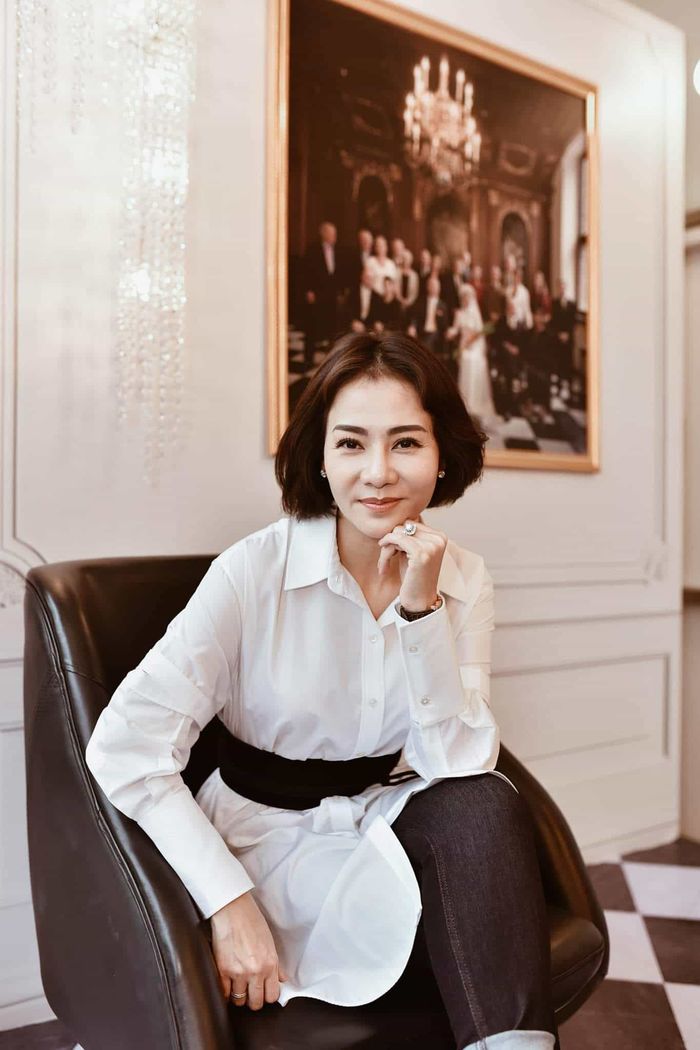 Nam Em - Quốc Bảo tình tứ, Thu Minh lần đầu khoe ảnh cưới ở Hà Lan