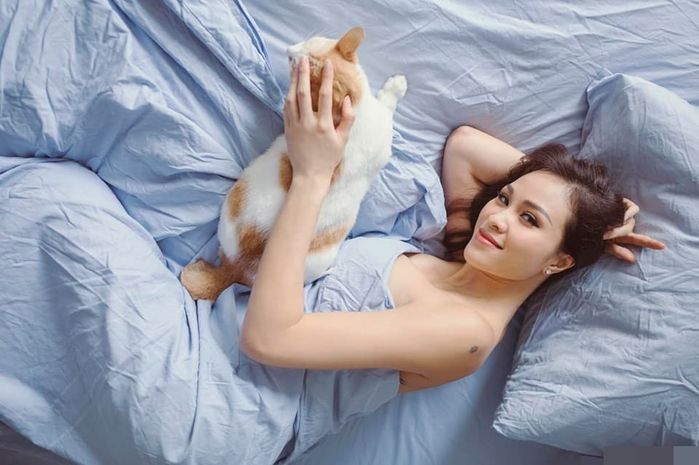 Nam Em - Quốc Bảo tình tứ, Thu Minh lần đầu khoe ảnh cưới ở Hà Lan