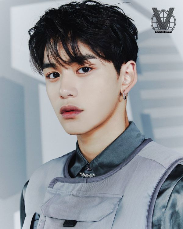 Nam idol sở hữu đôi môi dày quyến rũ: Nhìn D.O. (EXO), Jin (BTS) fangi