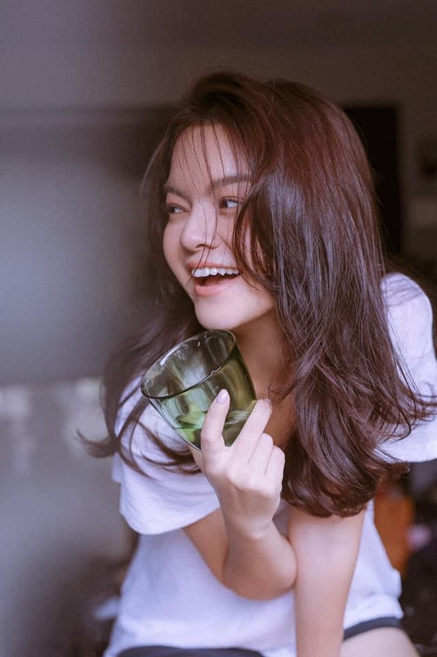 Ngắm bộ ảnh như thiếu nữ 17 của Phạm Quỳnh Anh, CDM: Mẹ 2 con đây sao