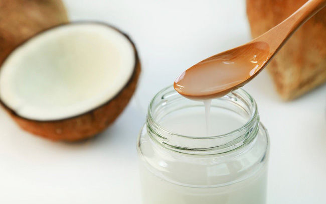 Ngậm dầu dừa cho hiệu quả ngừa sâu răng gấp đôi việc đánh răng