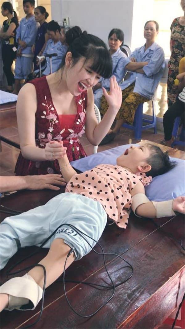 Ngày ấy - bây giờ của em bé Lào Cai bị suy dinh dưỡng