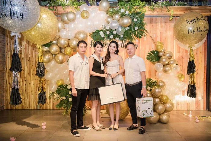 Ngọc Trinh nhận nút vàng Youtube, Đen Vâu thị phạm cách chăn nuôi lợn