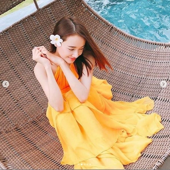 Nhã Phương vừa đổi kiểu tóc mái thưa, Netizen xuýt xoa khen giống Song
