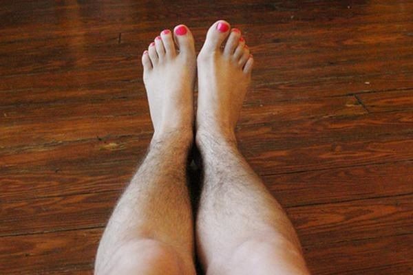 Nhân tướng học: Con gái có nhiều lông được dự đoán là cưới chồng giàu