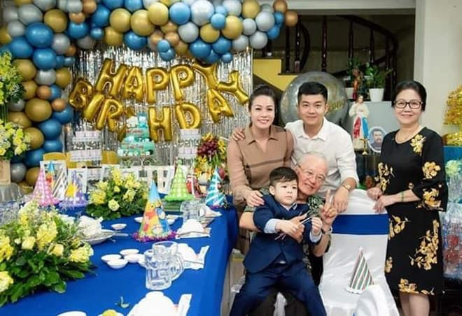 Nhật Kim Anh: Để chồng nuôi con vì sợ bé sống cảnh đầu đường xó chợ