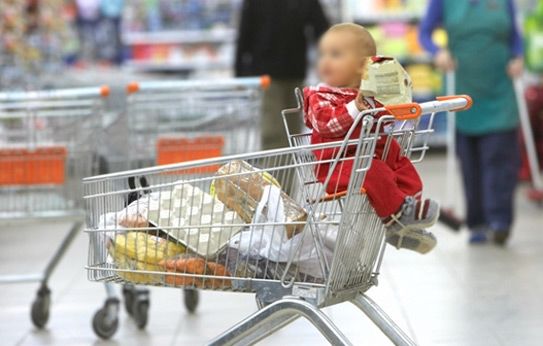 Nhiễm khuẩn vì ngồi xe đẩy siêu thị, bé trai bị chẩn đoán viêm não