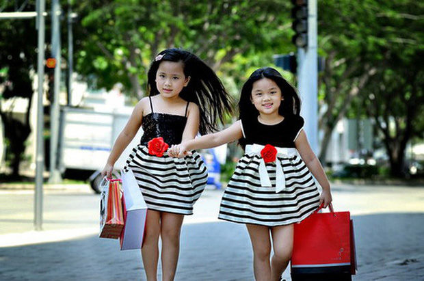 Nhóc tỳ Vbiz giỏi ngoại ngữ: Con Đan Trường 4 thứ tiếng chưa phải nhất