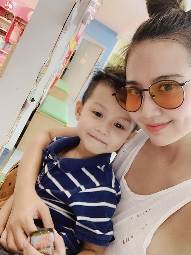 Nhóm bạn thân của Cá Sấu Chúa Quỳnh Nga đều lận đận đường tình duyên