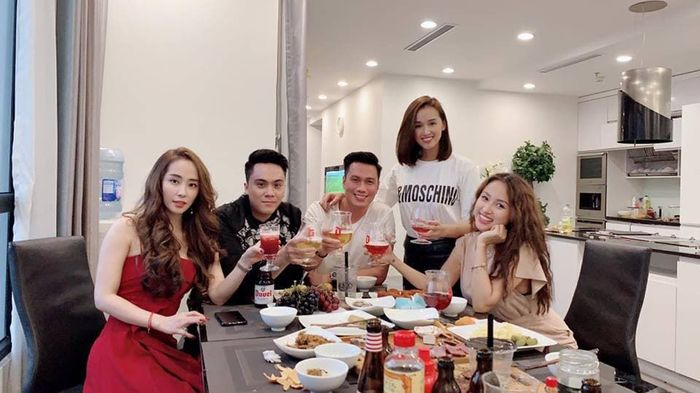 Nhóm bạn thân của Cá Sấu Chúa Quỳnh Nga đều lận đận đường tình duyên
