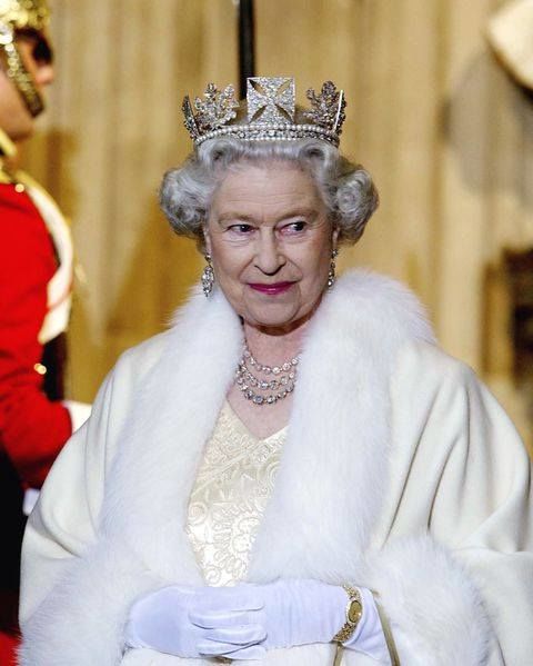 Những đặc quyền thú vị của Nữ hoàng Elizabeth II
