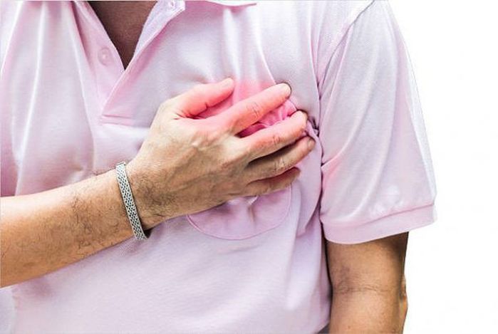 NSND Thế Anh qua đời sau nhồi máu cơ tim, đau ngực dữ dội là dấu hiệu