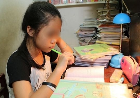 Nửa đêm nhắn hỏi Cô giáo đã ngủ chưa và câu trả lời gây tranh cãi