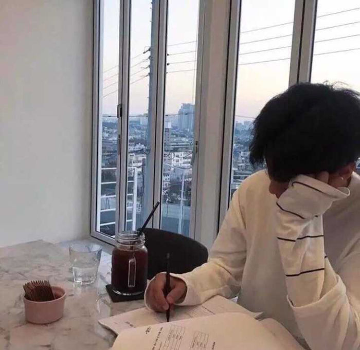 Phụ nữ thường có xu hướng thích những người đàn ông lạnh lùng