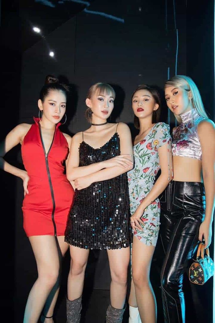 Quốc Trường cầu hôn Bảo Thanh, Sơn Tùng - Bảo Trâm lộ ảnh vi vu Nhật