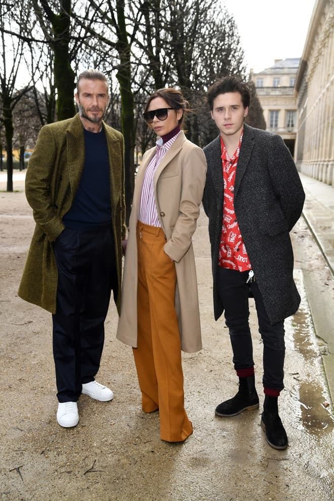 Sự thuỷ chung của nhà giàu: Quý tử nhà Beckham chỉ đi giày rách